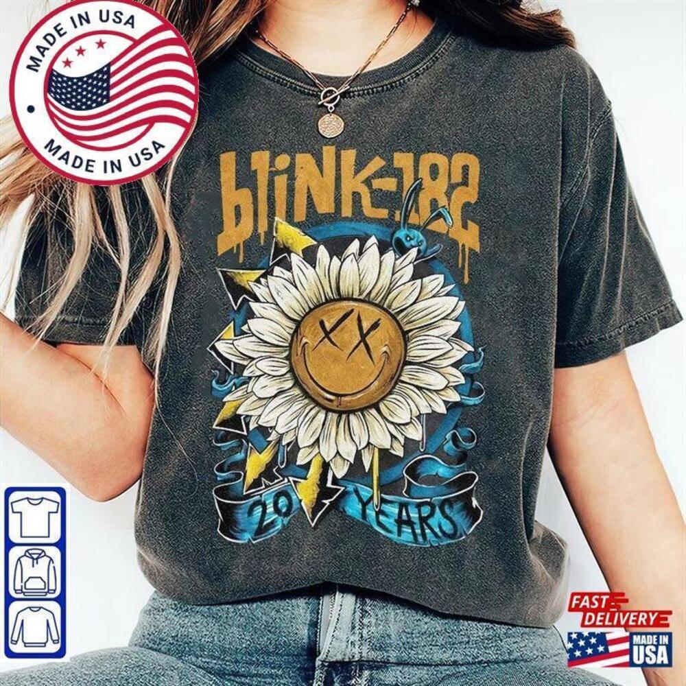 Blink 182 The World Tour  T-Shirt Smile Rock Shirt